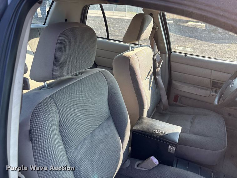 image for item EJ7589 2010 Ford Crown Victoria Police Interceptor 