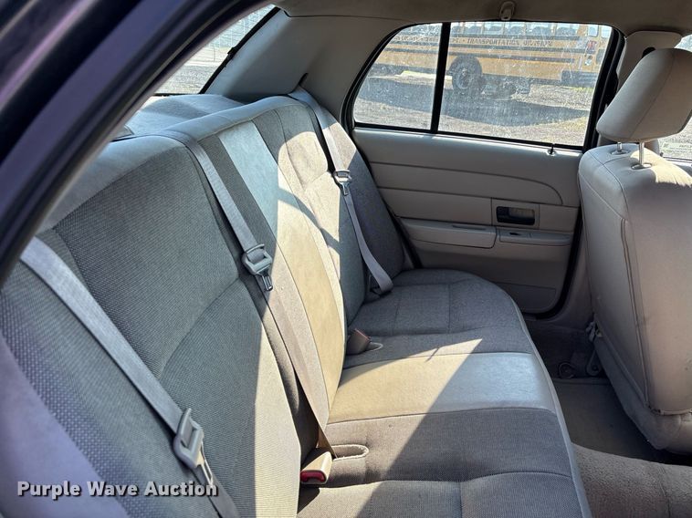 image for item EJ7589 2010 Ford Crown Victoria Police Interceptor 