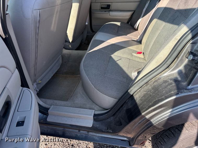 image for item EJ7589 2010 Ford Crown Victoria Police Interceptor 