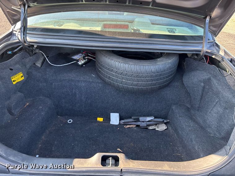 image for item EJ7589 2010 Ford Crown Victoria Police Interceptor 