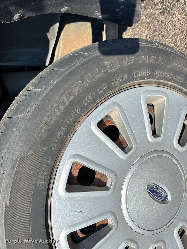 image for item EJ7589 2010 Ford Crown Victoria Police Interceptor 