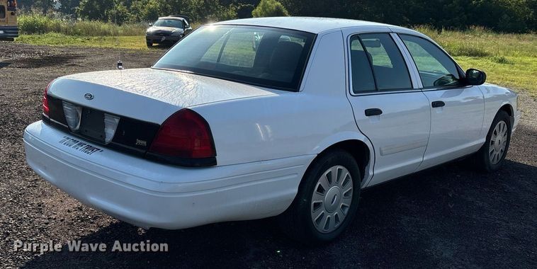image for item EJ7590 2011 Ford Crown Victoria Police Interceptor 