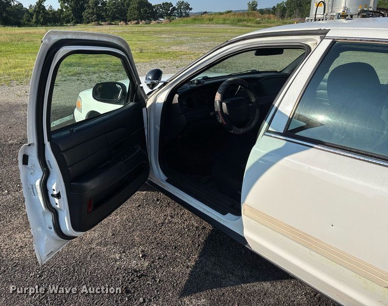 image for item EJ7590 2011 Ford Crown Victoria Police Interceptor 