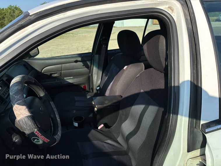 image for item EJ7590 2011 Ford Crown Victoria Police Interceptor 