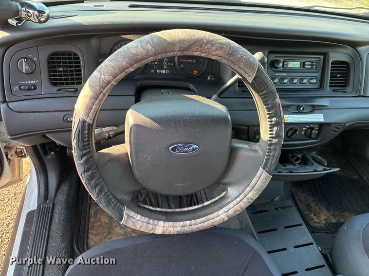 image for item EJ7590 2011 Ford Crown Victoria Police Interceptor 