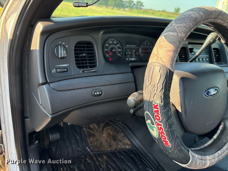 image for item EJ7590 2011 Ford Crown Victoria Police Interceptor 