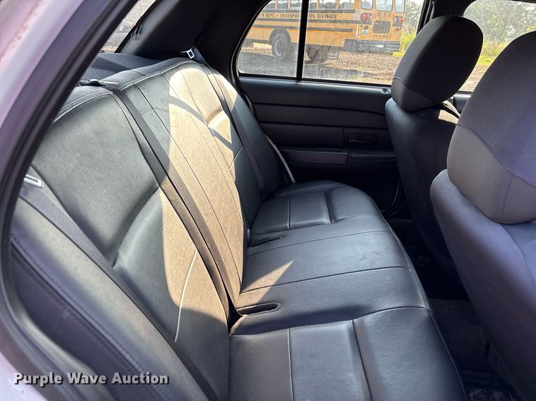 image for item EJ7590 2011 Ford Crown Victoria Police Interceptor 