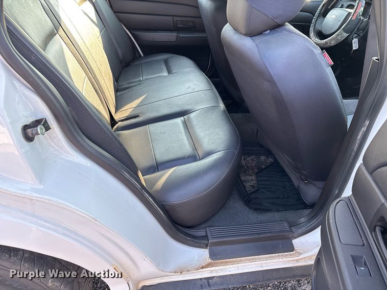 image for item EJ7590 2011 Ford Crown Victoria Police Interceptor 