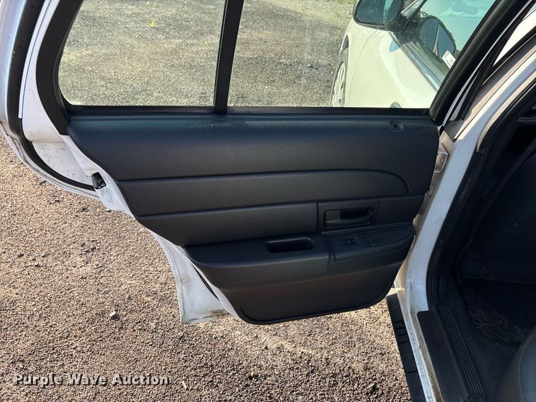 image for item EJ7590 2011 Ford Crown Victoria Police Interceptor 