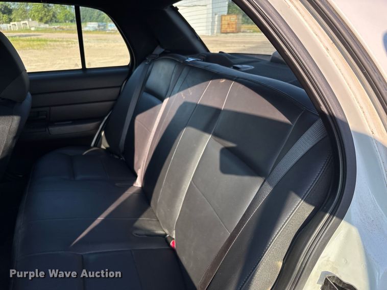 image for item EJ7590 2011 Ford Crown Victoria Police Interceptor 