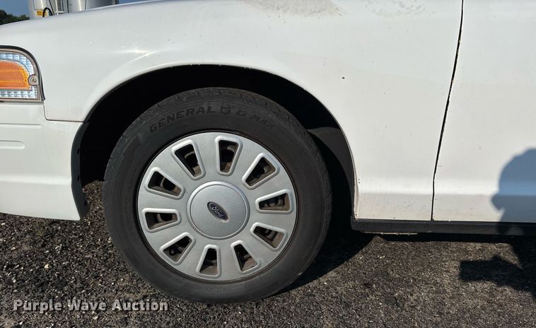 image for item EJ7590 2011 Ford Crown Victoria Police Interceptor 