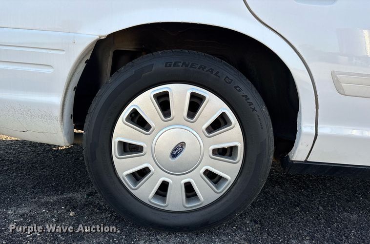 image for item EJ7590 2011 Ford Crown Victoria Police Interceptor 