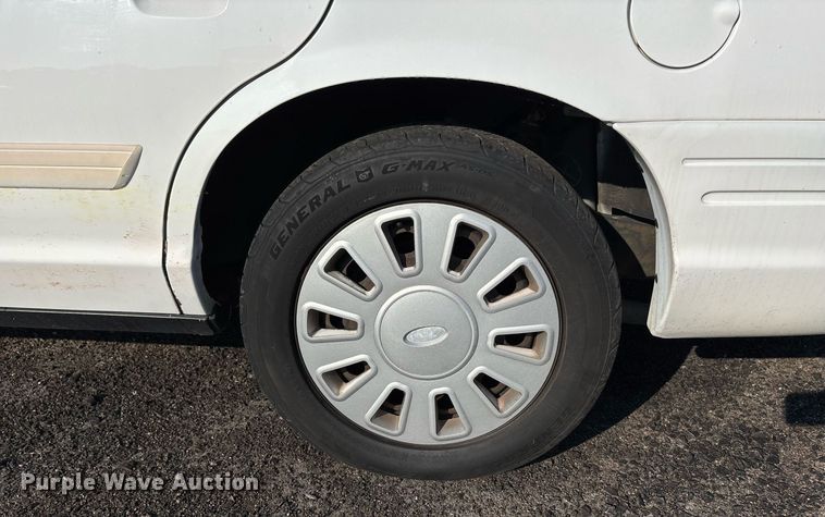 image for item EJ7590 2011 Ford Crown Victoria Police Interceptor 