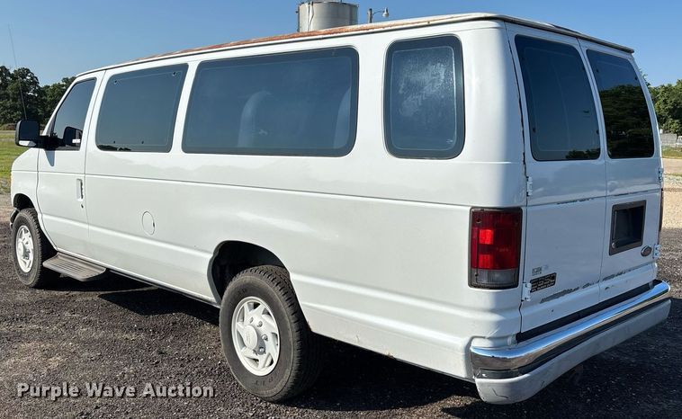image for item EJ7592 2004 Ford E350 Super Duty XL van