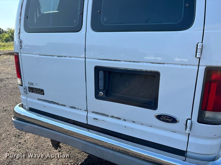 image for item EJ7592 2004 Ford E350 Super Duty XL van