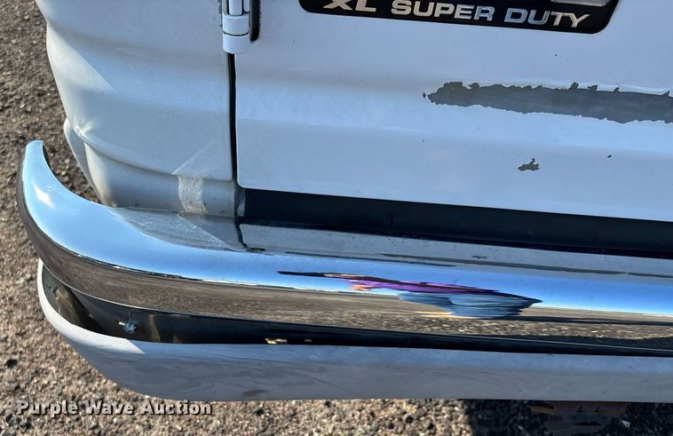 image for item EJ7592 2004 Ford E350 Super Duty XL van