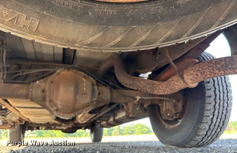 image for item EJ7592 2004 Ford E350 Super Duty XL van