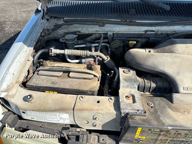 image for item EJ7592 2004 Ford E350 Super Duty XL van