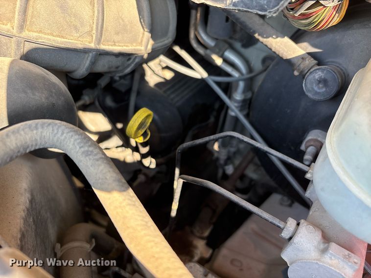 image for item EJ7592 2004 Ford E350 Super Duty XL van