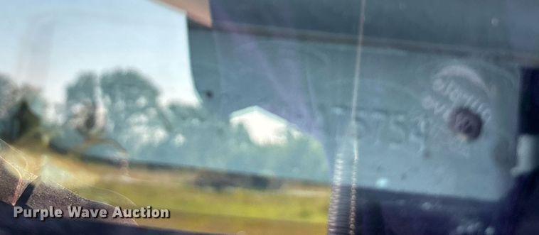 image for item EJ7592 2004 Ford E350 Super Duty XL van