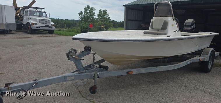 image for item EK5334 2001 Tracker Nitro 1800 boat