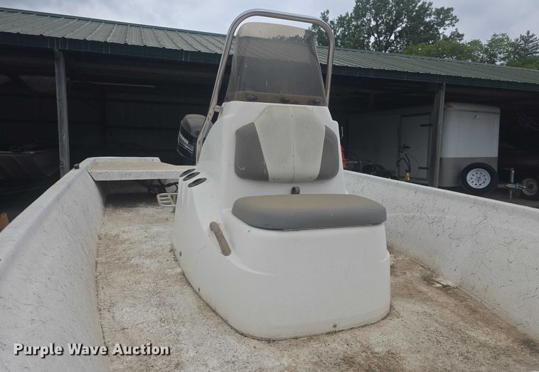 image for item EK5334 2001 Tracker Nitro 1800 boat