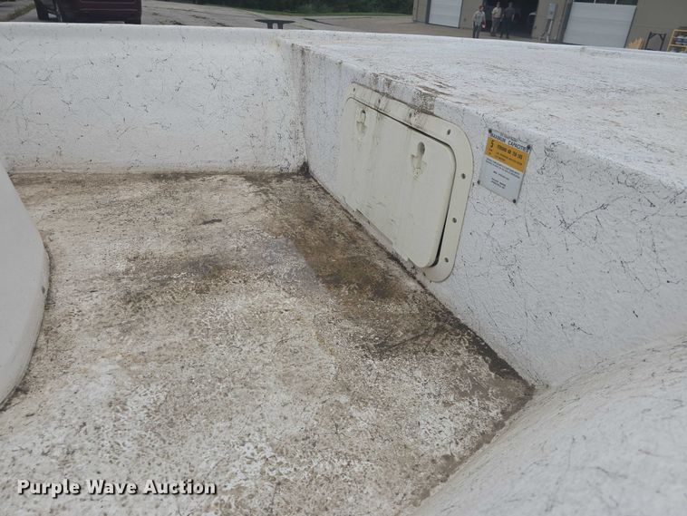 image for item EK5334 2001 Tracker Nitro 1800 boat