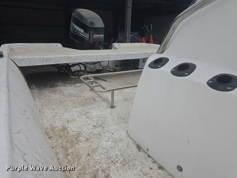 image for item EK5334 2001 Tracker Nitro 1800 boat