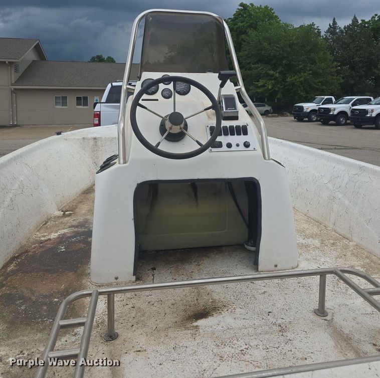 image for item EK5334 2001 Tracker Nitro 1800 boat