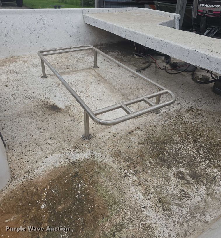 image for item EK5334 2001 Tracker Nitro 1800 boat