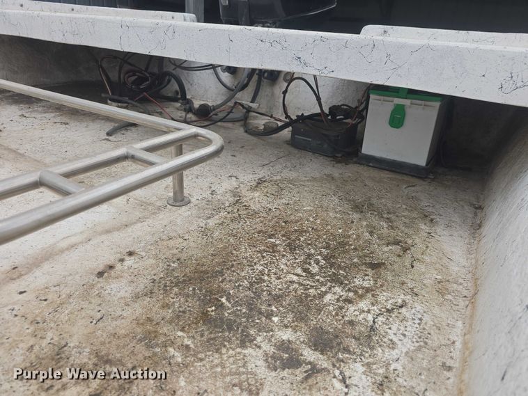 image for item EK5334 2001 Tracker Nitro 1800 boat