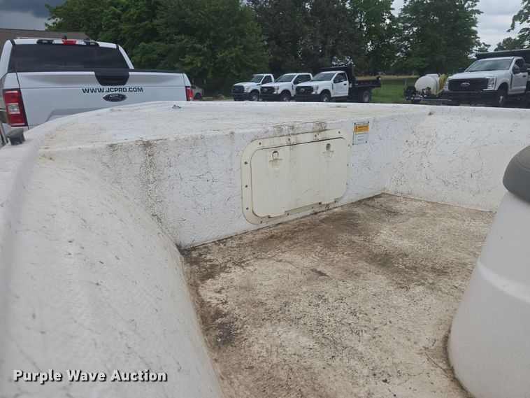 image for item EK5334 2001 Tracker Nitro 1800 boat