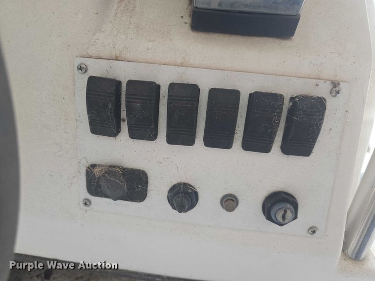 image for item EK5334 2001 Tracker Nitro 1800 boat