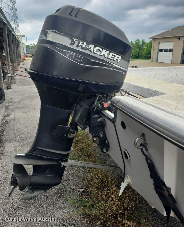 image for item EK5334 2001 Tracker Nitro 1800 boat