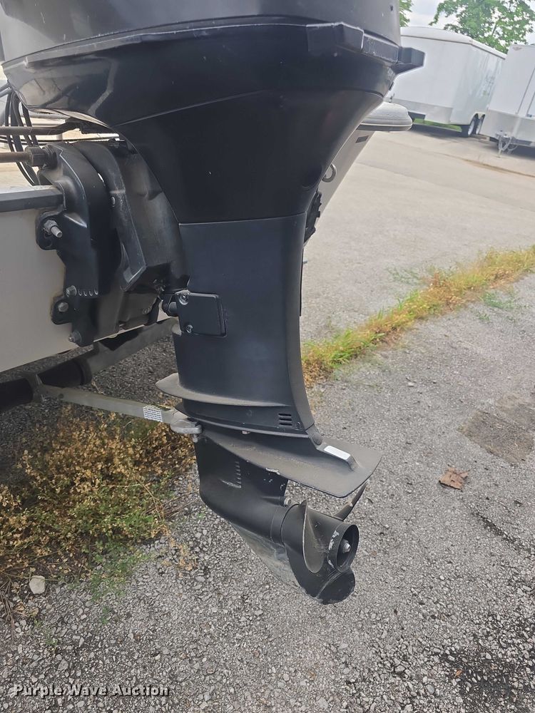 image for item EK5334 2001 Tracker Nitro 1800 boat