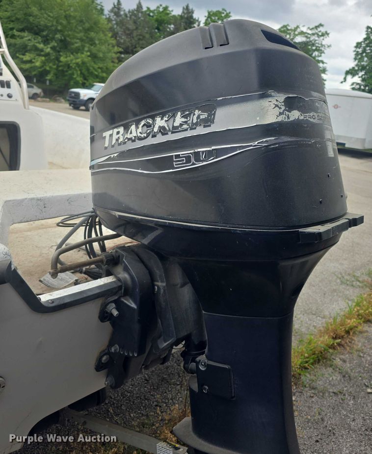 image for item EK5334 2001 Tracker Nitro 1800 boat