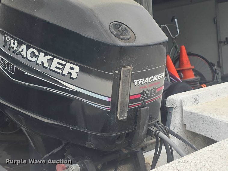 image for item EK5334 2001 Tracker Nitro 1800 boat