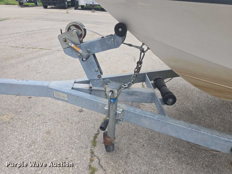 image for item EK5334 2001 Tracker Nitro 1800 boat