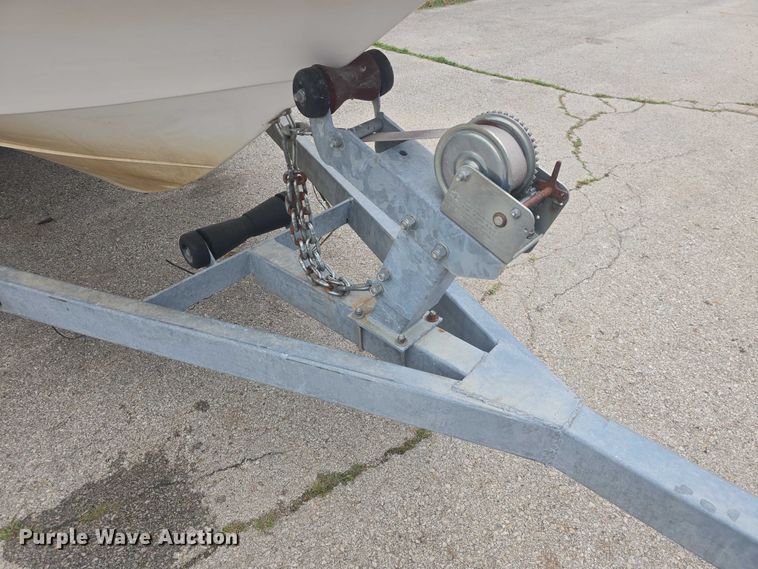 image for item EK5334 2001 Tracker Nitro 1800 boat