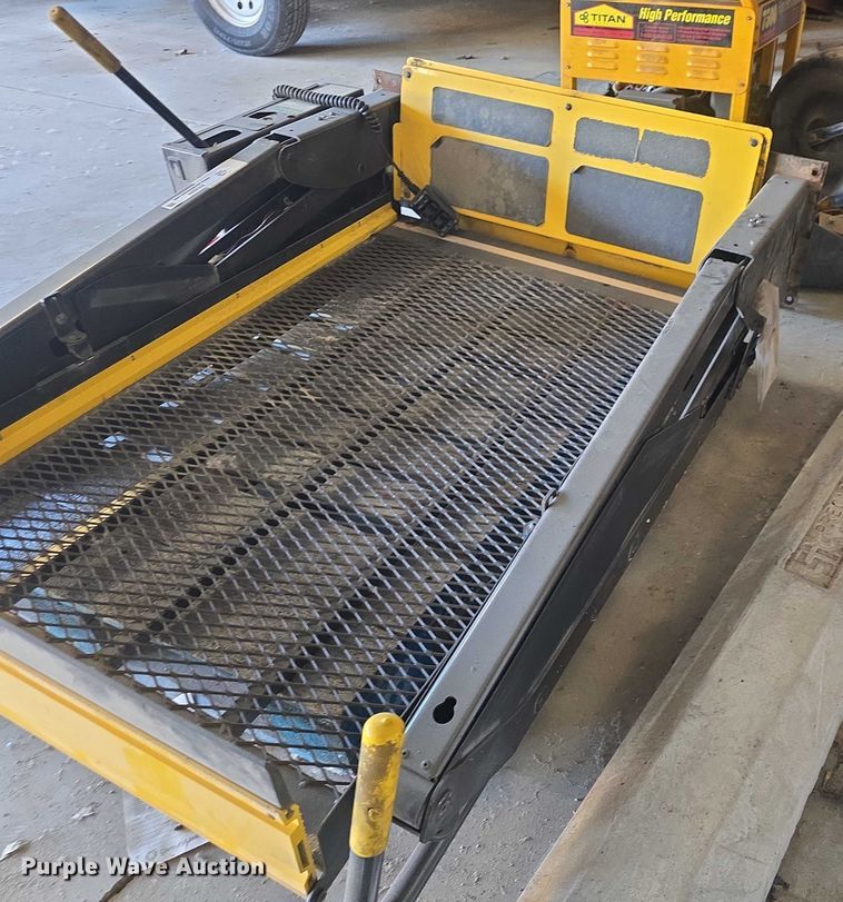 image for item EK5344 2010 Braun NL9171B2  wheelchair lift