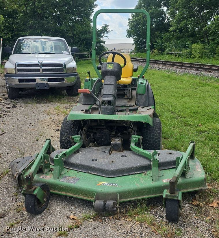 image for item EK5353 2002 John Deere 1435 lawn mower