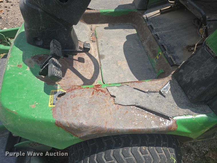 image for item EK5353 2002 John Deere 1435 lawn mower