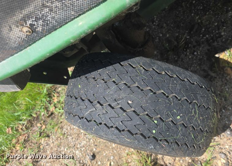 image for item EK5353 2002 John Deere 1435 lawn mower