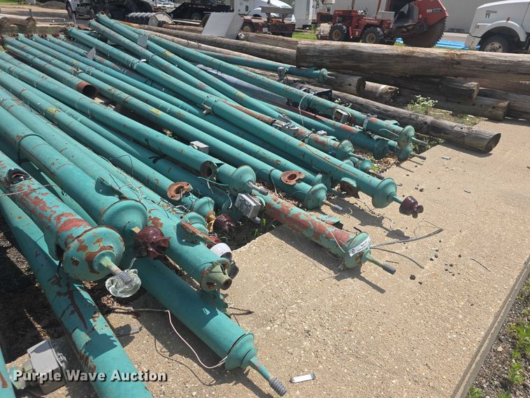 image for item EK5358 Approximately 32 light poles