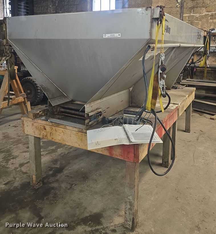 image for item EK5359 Hi-Way Super P spreader