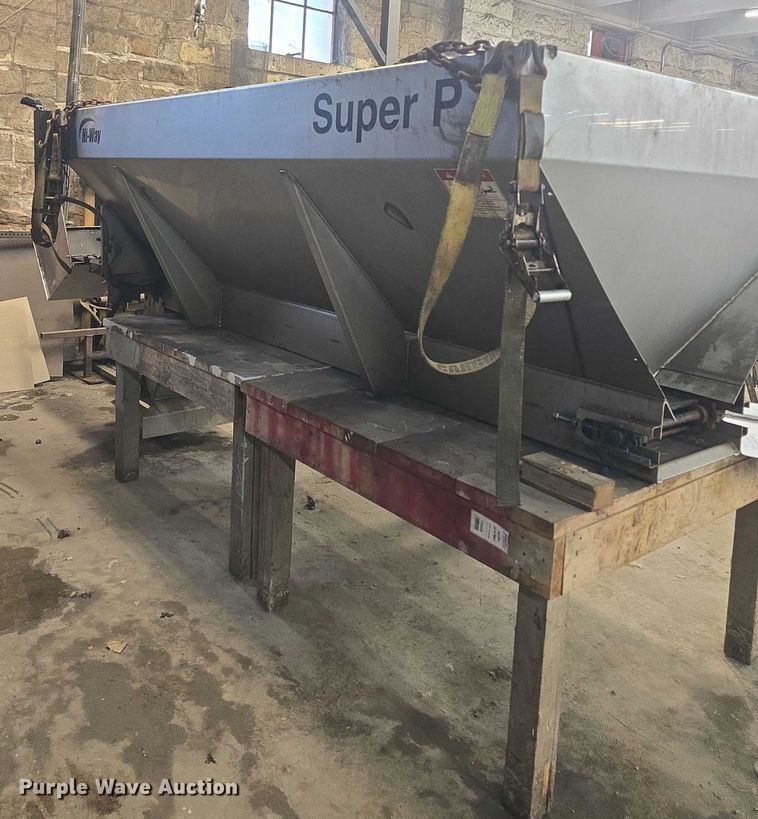 image for item EK5359 Hi-Way Super P spreader