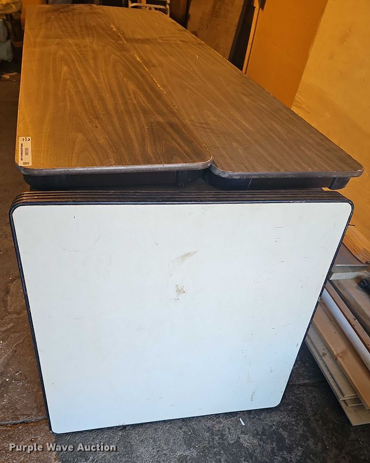 image for item EK5369 (4) tables