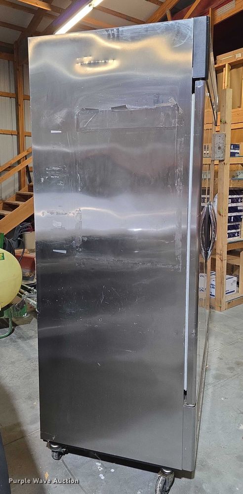 image for item EK5419 Master-Bilt Fusion R49S fridge 