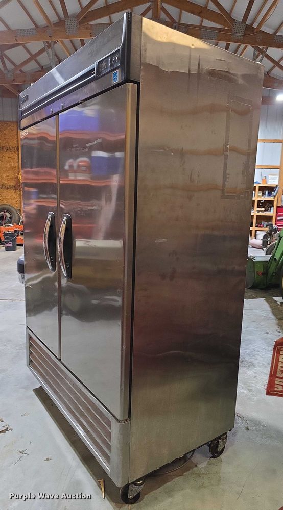 image for item EK5419 Master-Bilt Fusion R49S fridge 