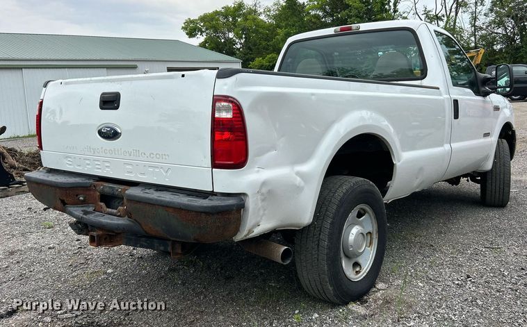 image for item EK8232 2005 Ford F350 Super Duty XL  pickup truck
